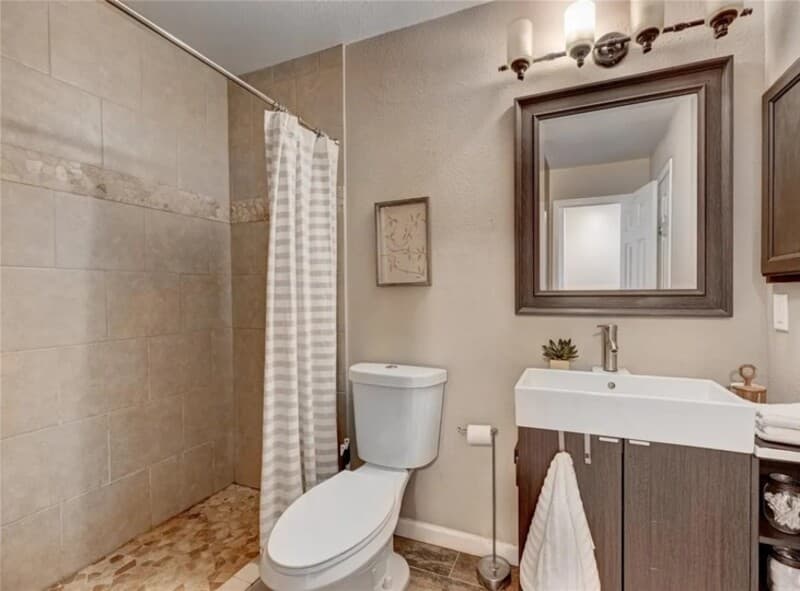 Aurora House: 1268 S Idalia St