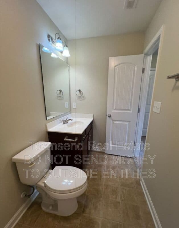 Fayetteville House: 6426 Burnside Place