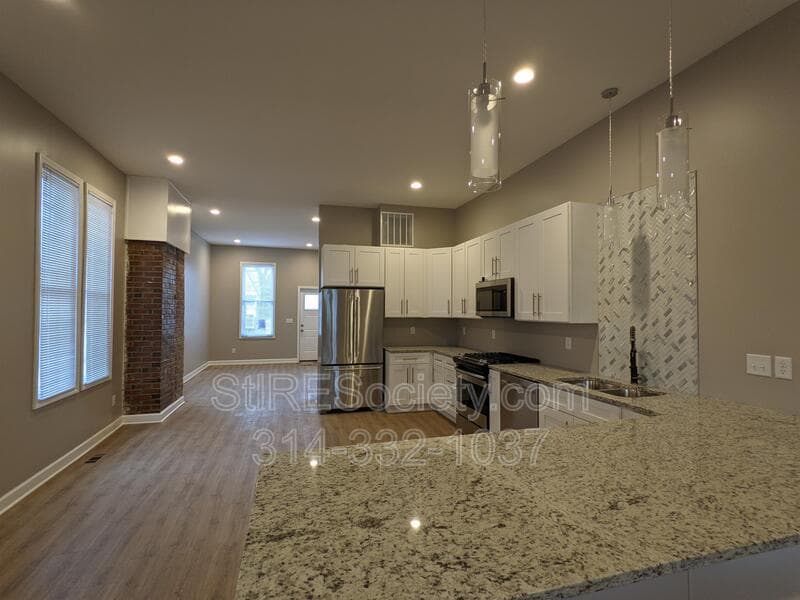 St. Louis Condo: 2206 Blendon Pl.