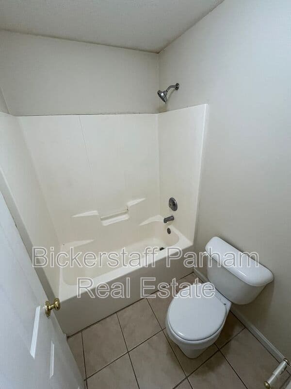 Hamilton House: 130 Mobley Court