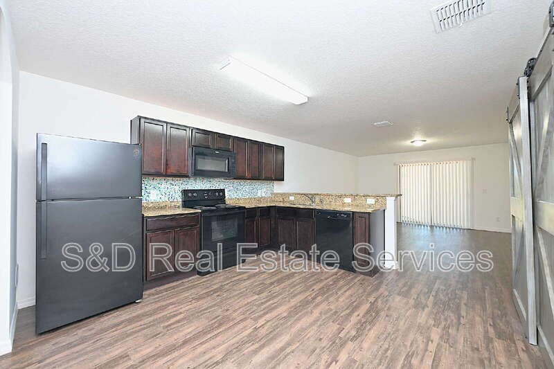 Lakeland House: 2238 Caspian Dr