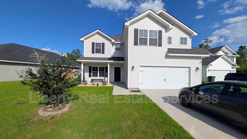 Hinesville House: 224 Whipple Ave
