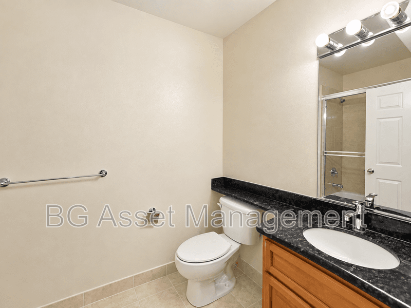 Oakland Condo: 1459 MacArthur Blvd