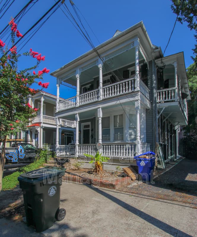 Charleston Condo: 7 Bee Street