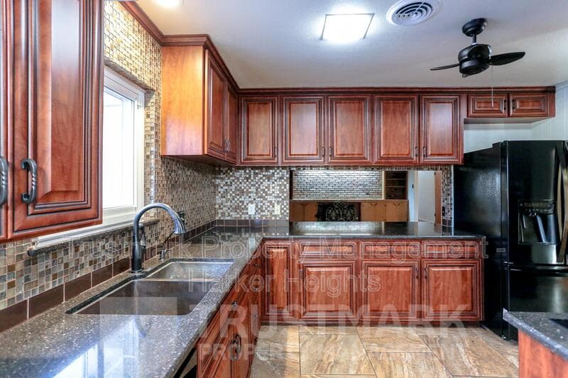 Harker Heights House: 101 Highland Oaks Drive