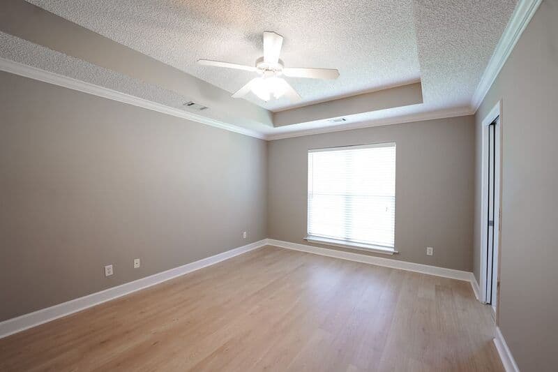 Richmond Hill House: 909 Young Way