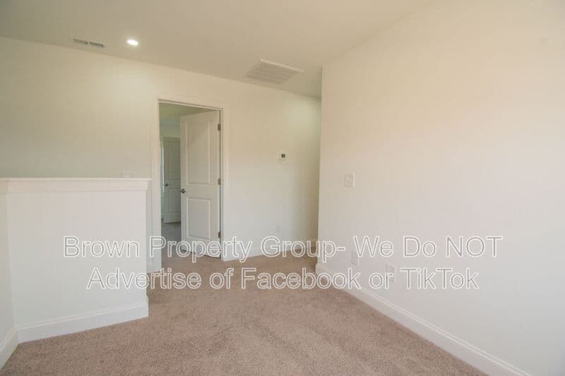 Raeford House: 157 Easy St