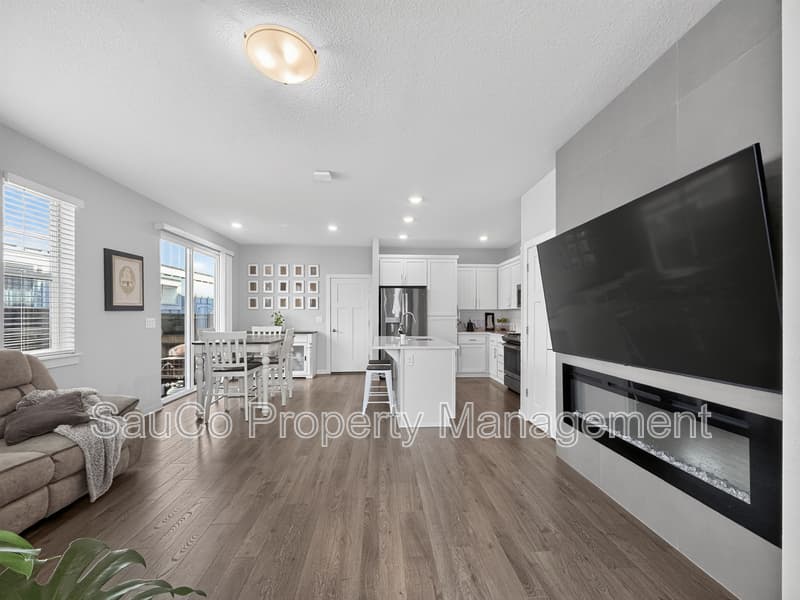 Hillsboro Townhome: 6433 Southeast Genrosa Street - 1