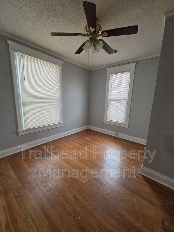 Kansas City House: 219 N Monroe