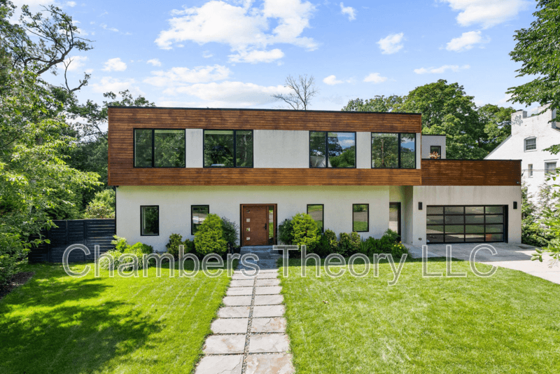 Washington House: 3820 Argyle Ter NW