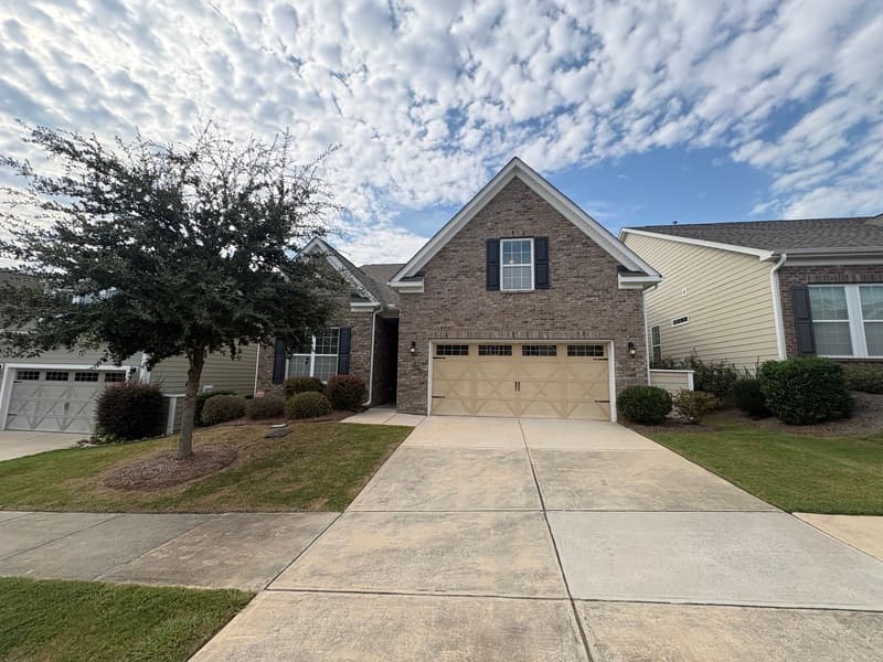Blythewood House: 676 Scarlet Baby Dr