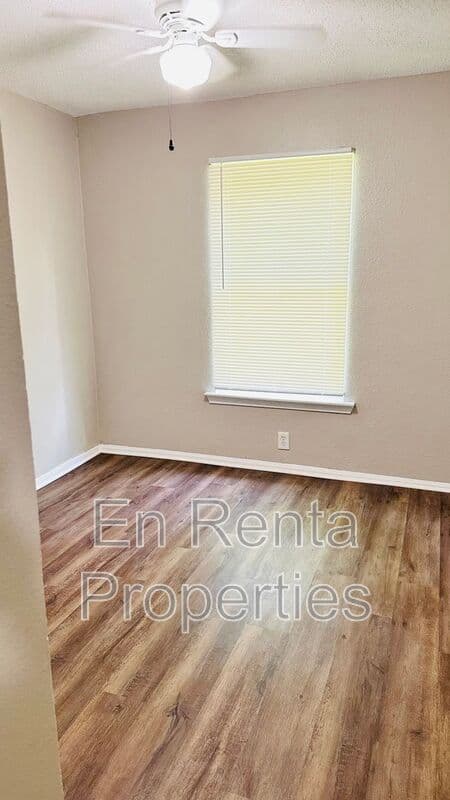 Arlington House: 1621 Connally Terrace