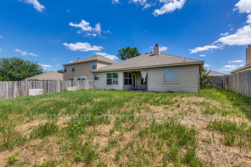 Haslet House: 900 San Felipe Trail