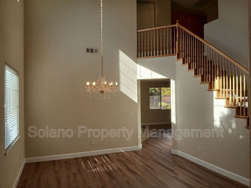 Vacaville House: 2167 Newcastle Dr.