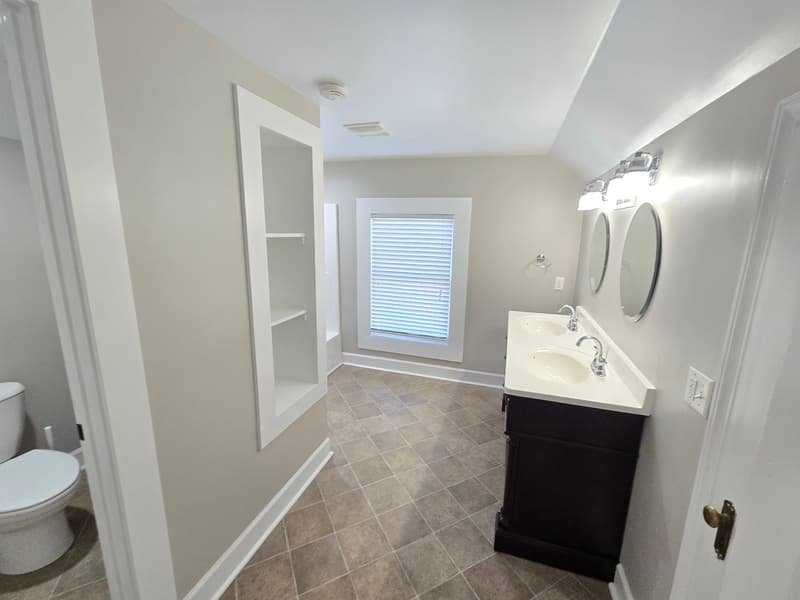Ooltewah House: 4094 University Drive