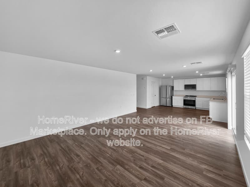 Florence House: 578 W Van Haren St