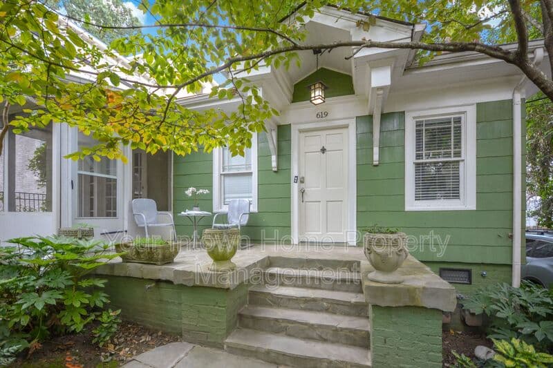 Atlanta House: 619 Cooledge Ave NE