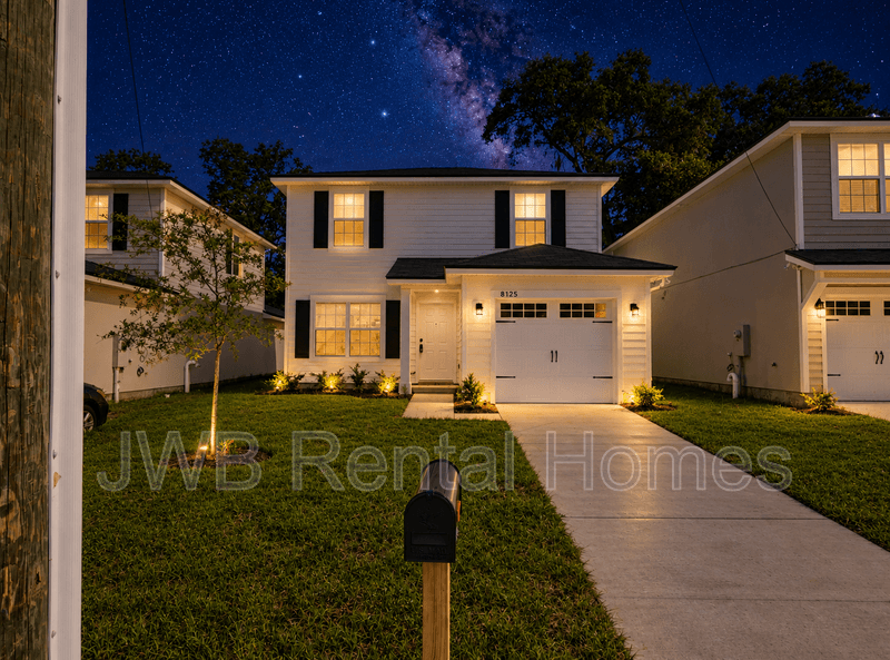 Jacksonville House: 8125 Free Ave