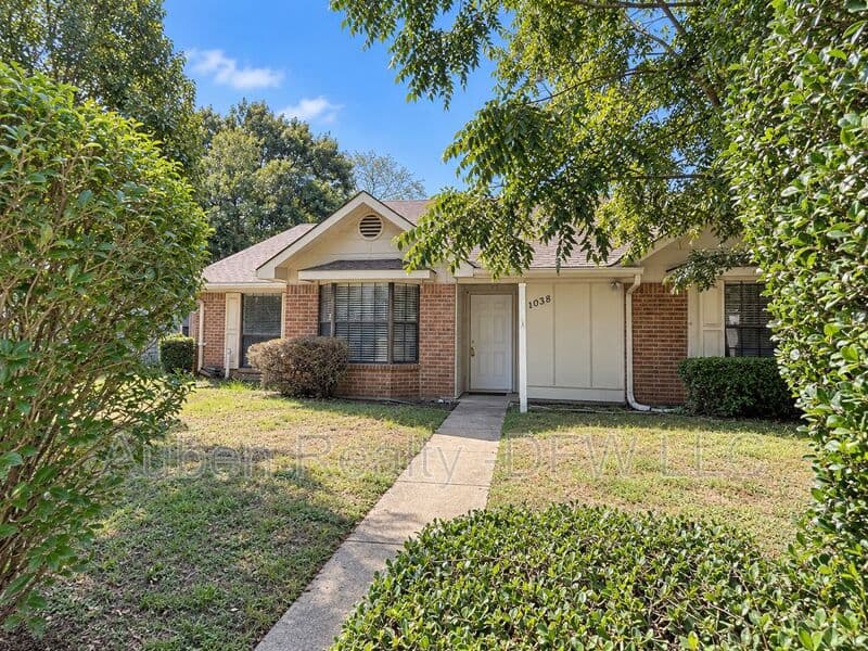 Duncanville House: 1038 Cedar Run Drive