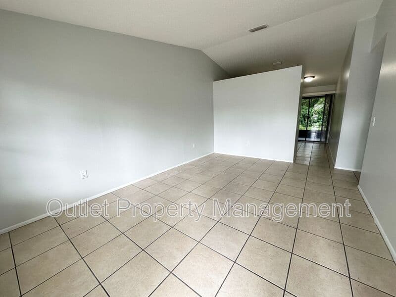 Sanford House: 1710 Ridgewood Lane