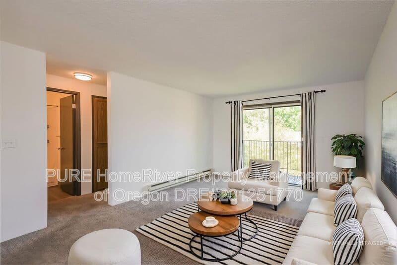 Portland Apartment: 14124-14212 NE Sandy Blvd