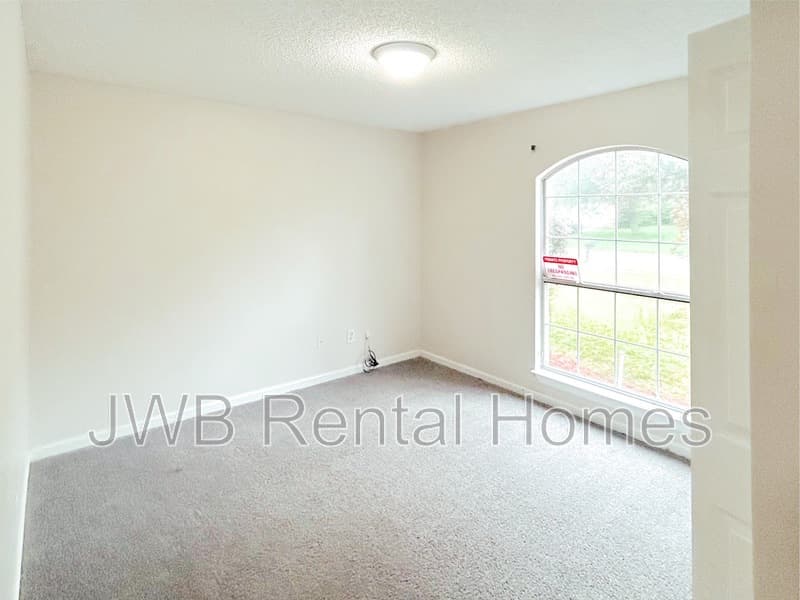 Orange Park House: 383 Turtle Dove Dr