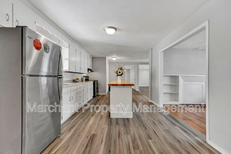 Greenville House: 17 Miracle Drive