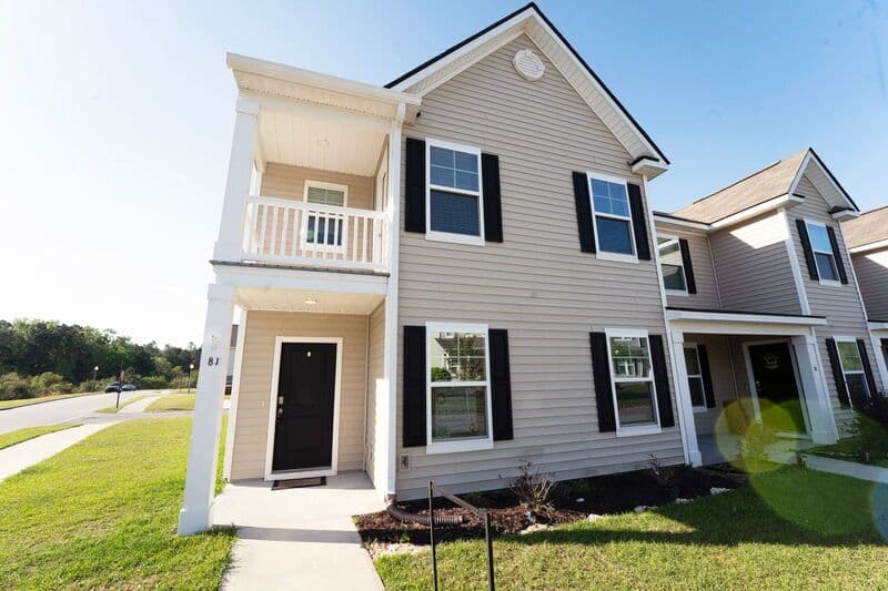 Port Wentworth House: 8J Crabapple Circle