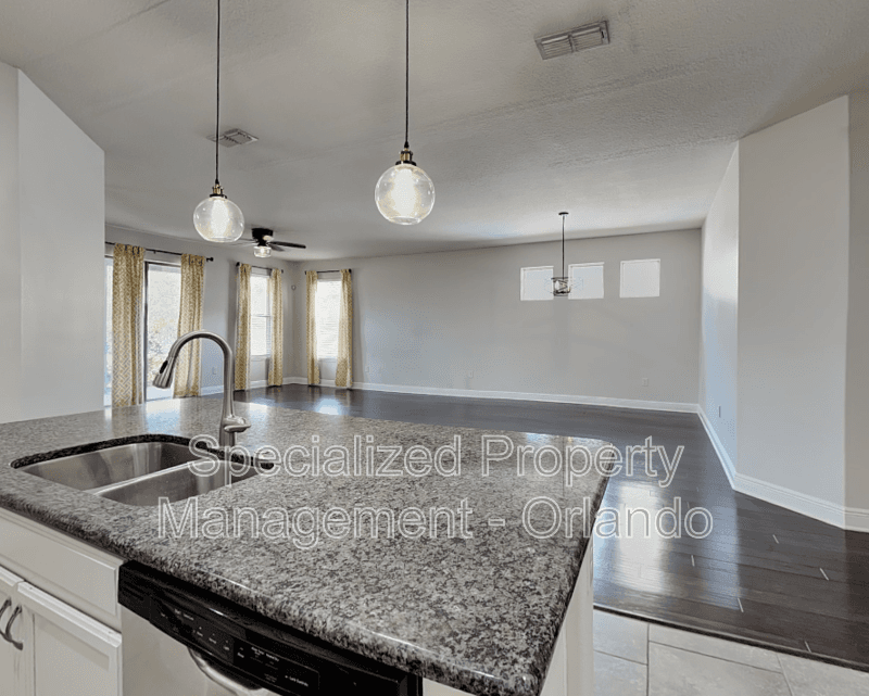 Winter Garden Townhome: 15543 Waterleigh Cove Dr