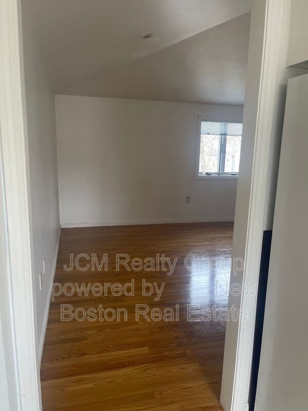Saugus Condo: 5 Myrtle Street
