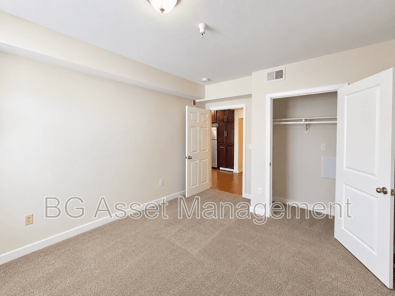 Oakland Condo: 1459 MacArthur Blvd