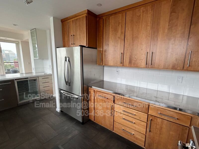 Portland Condo: 300 NW 8th Ave