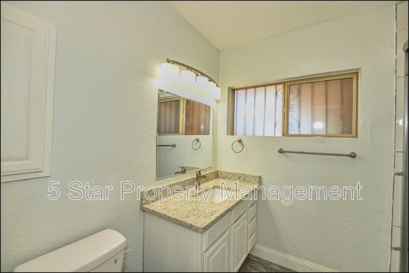 El Paso House: 3030 Aurora Avenue