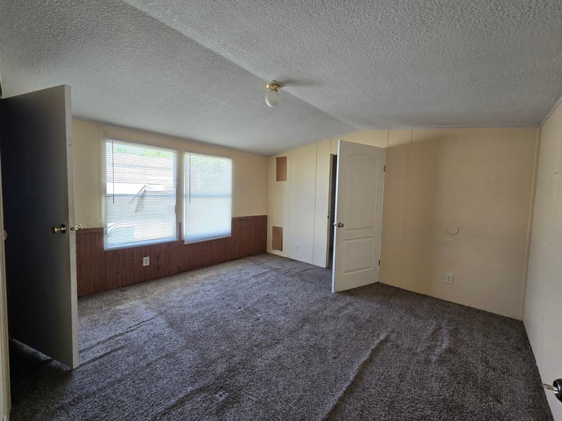 Fayetteville House: 2412 Cattail Cir