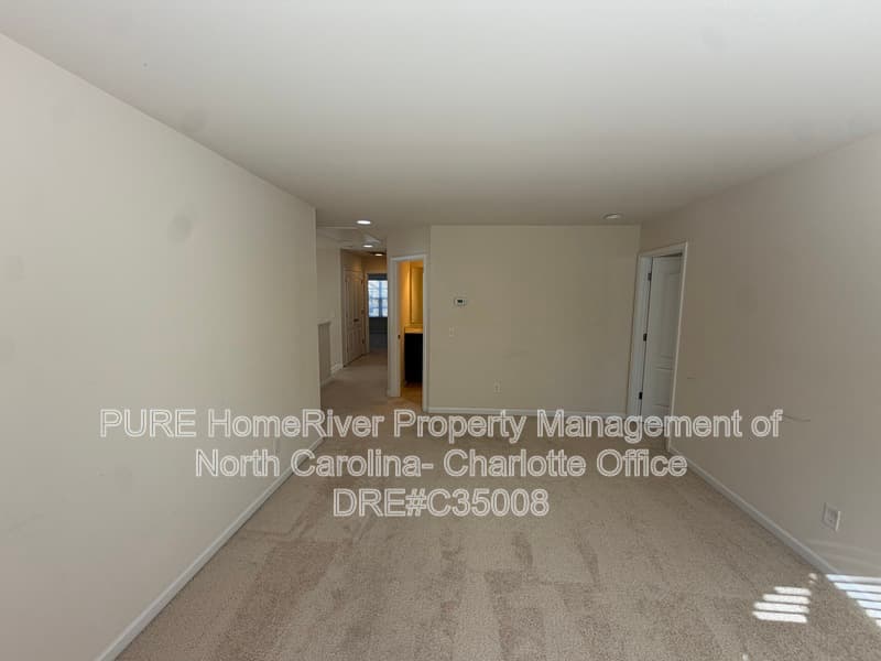 Mooresville House: 150 Farmers Folly Drive