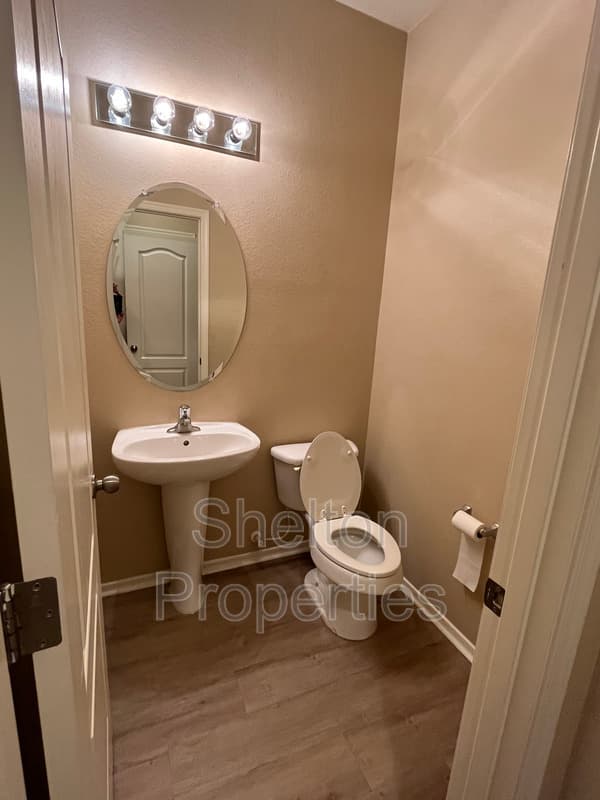 Buckeye House: 2958 N Clanton St