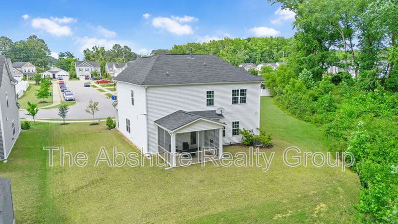 Angier House: 121 Barnwell Loop