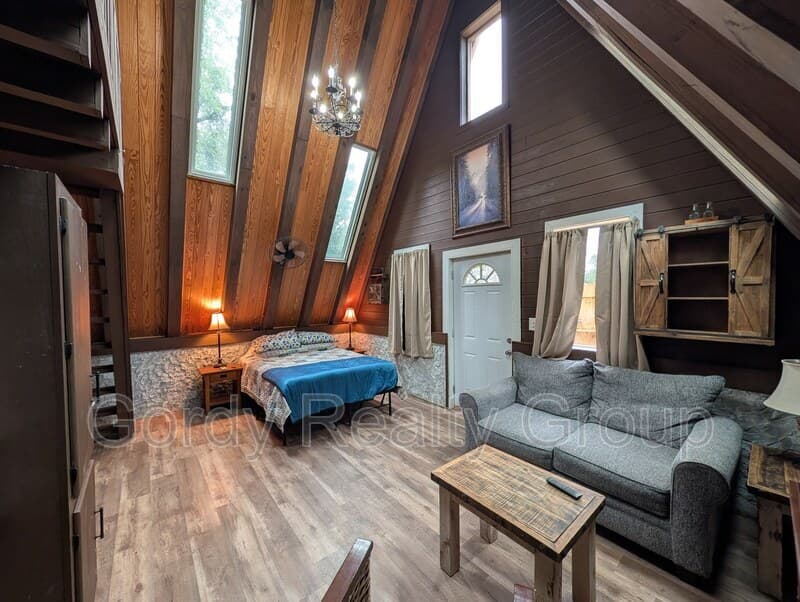 Marianna House: 2943 Noland Street