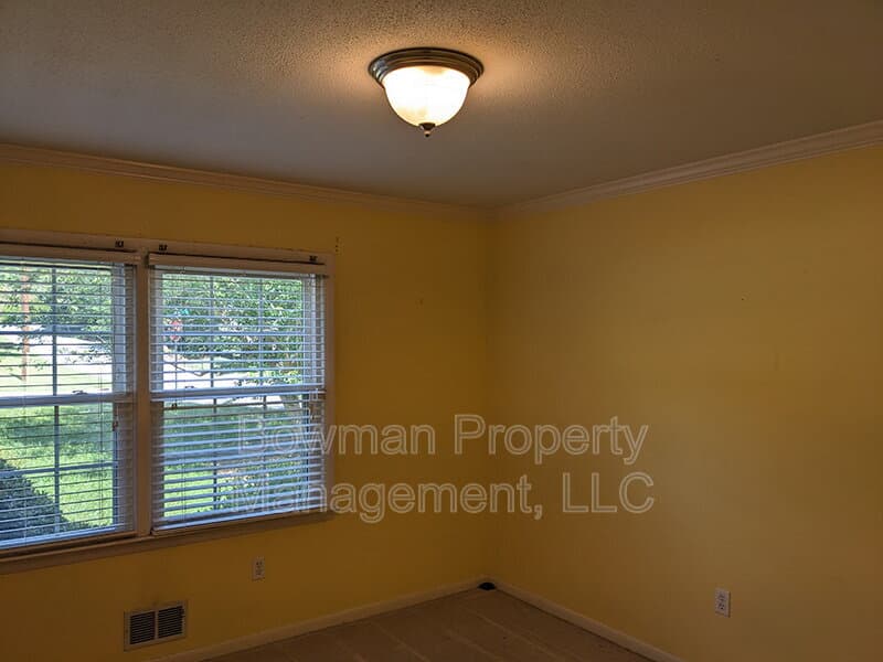 Athens House: 115 Davis Estates Rd