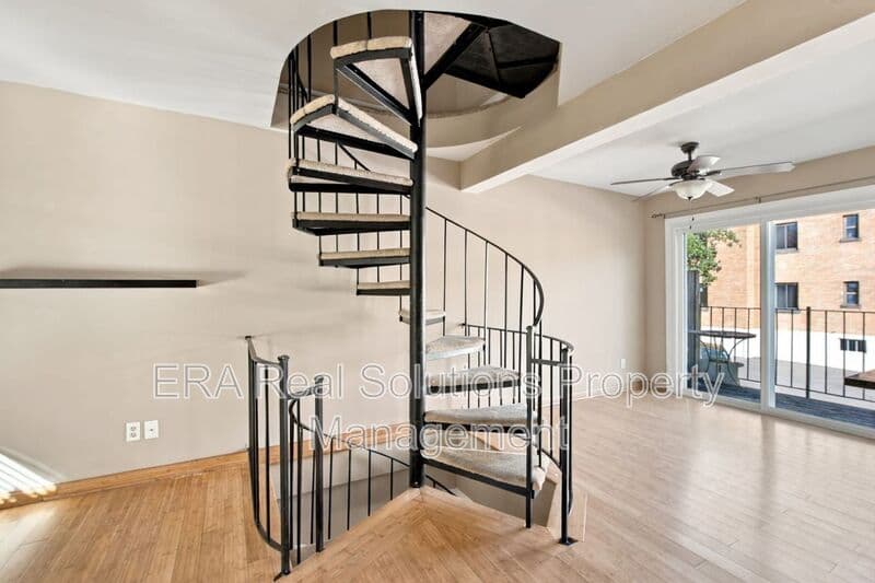 Cincinnati House: 2436 Grandview Ave.