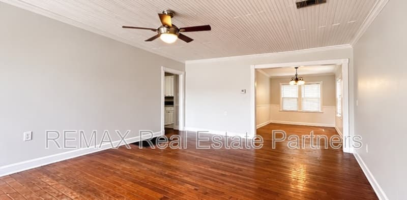Hattiesburg House: 109 N 24th Ave