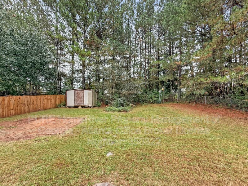 Hampton House: 10867 Knotty Pine Pl
