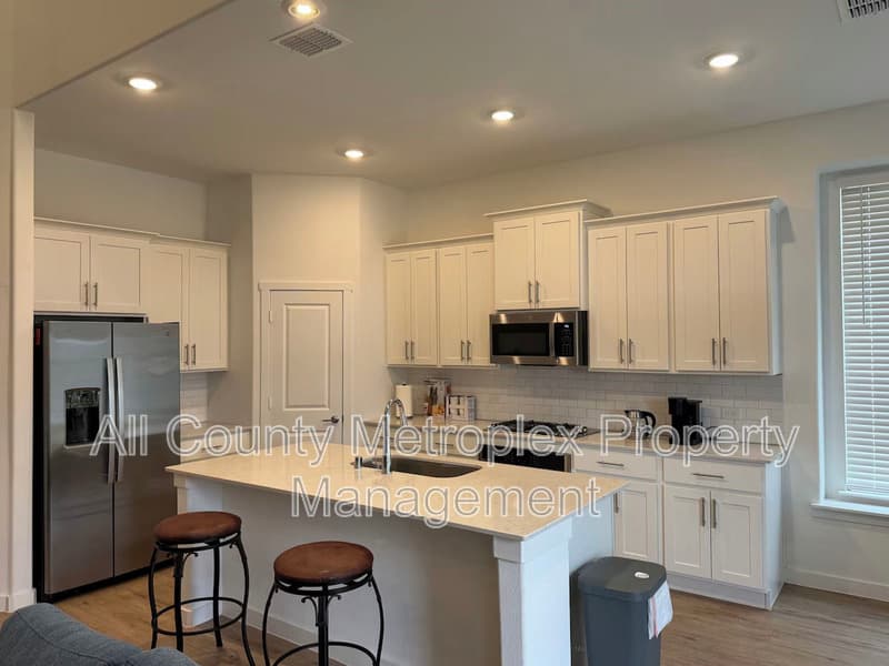 Little Elm House: 229 Invermore Drive