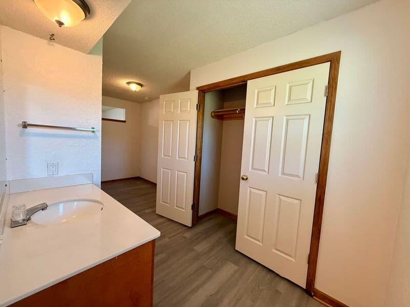 Excelsior Springs House: 1405 Neil Lane