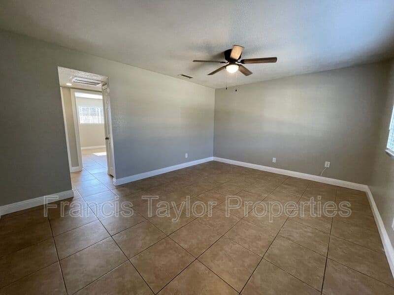 Oceanside House: 145 Francesca Drive