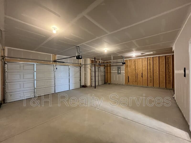 Noblesville House: 13153 Himalaya Circle
