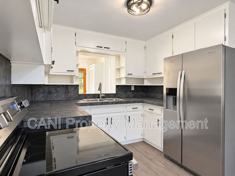Altamonte Springs House: 450 Forest Lake Drive