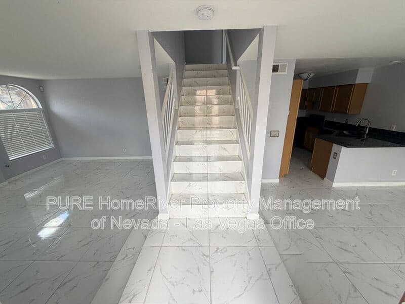 Henderson House: 2832 Mill Point Dr.