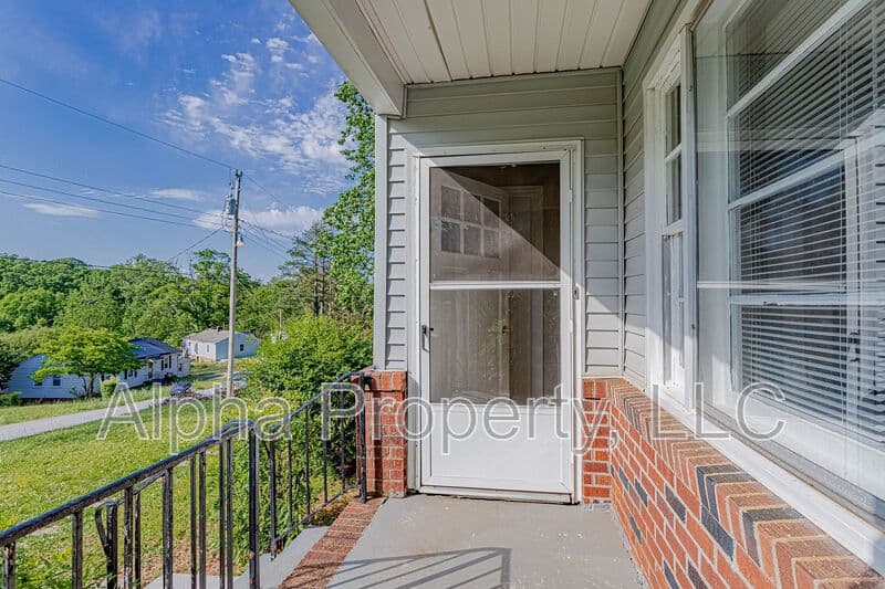Greenville House: 14 Melvin Drive