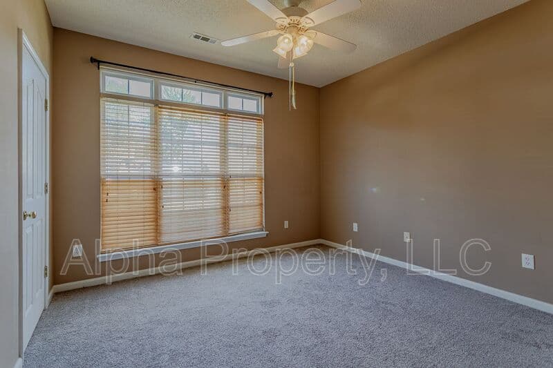 Greer House: 126 Cotter Lane